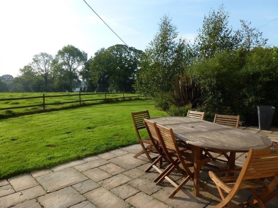 G333113-f376df3f094d4e27b714ff7b68df29ea