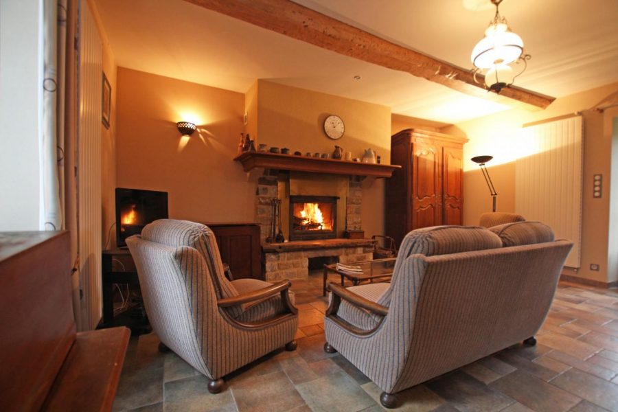 G542-549b70dc40f2474e868a7b6c4bea4a3a