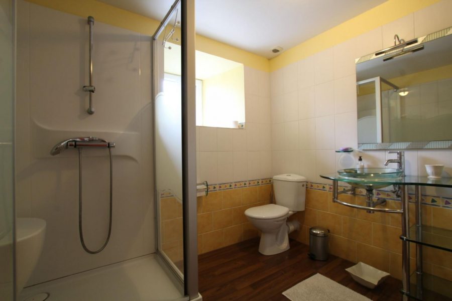 G708-edd2270f80a045bd8c0c56dc76831b5b