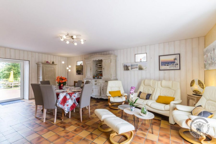 G827-3d24bf749d774bea8d75bcab4123e2cf