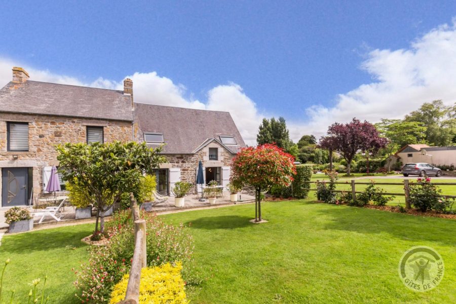 G827-d48178979aaa4ea79945e1552424c84e