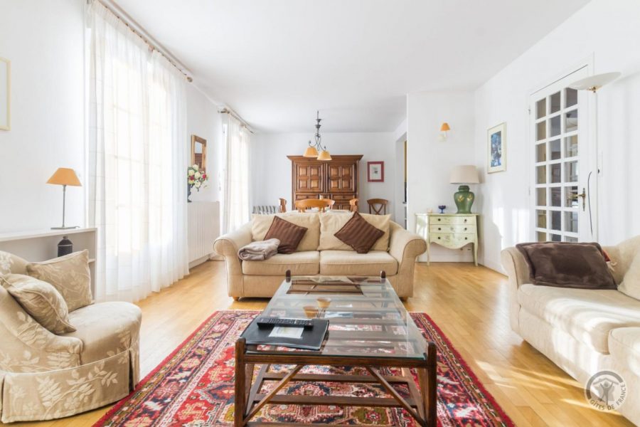 G962-92795307c15440a1ae154f035522d30d