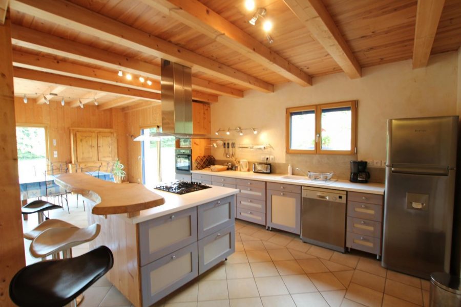 H7053-e6433ec1a0b248bdb29b4f315778ad71