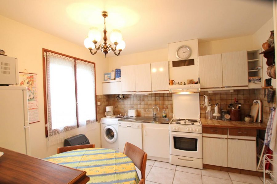 H7165-25c000bd2d3744649bc33abccbb5dd81