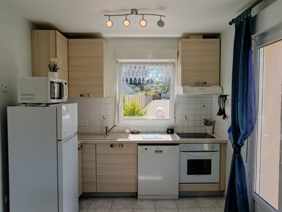 H8008-bfe2d247f8a744beb4b579e4f4652df2