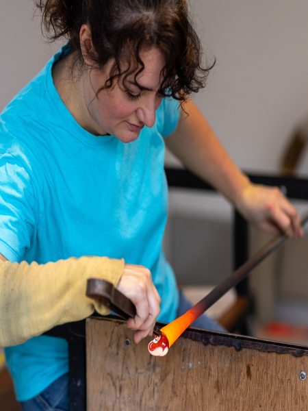 Visite d&rsquo;atelier >Travail de soufflage de verre