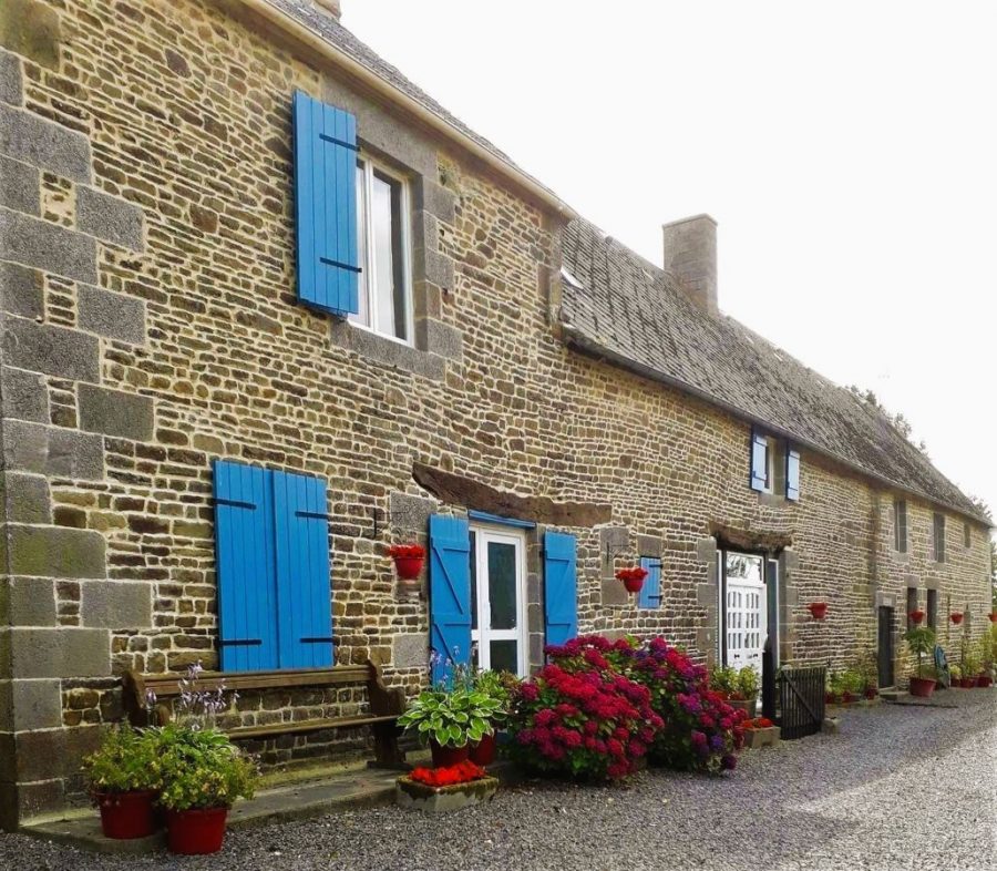 Saint-Aubin-de-Terregatte-Foxes-Farm1.1