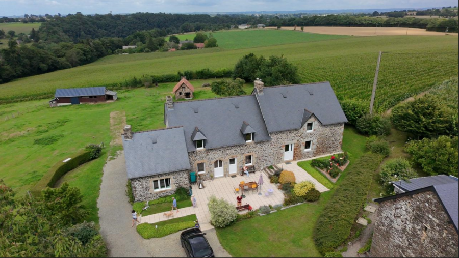 Saint-Hilaire-du-Harcouet-Les-Fees-du-Buron1