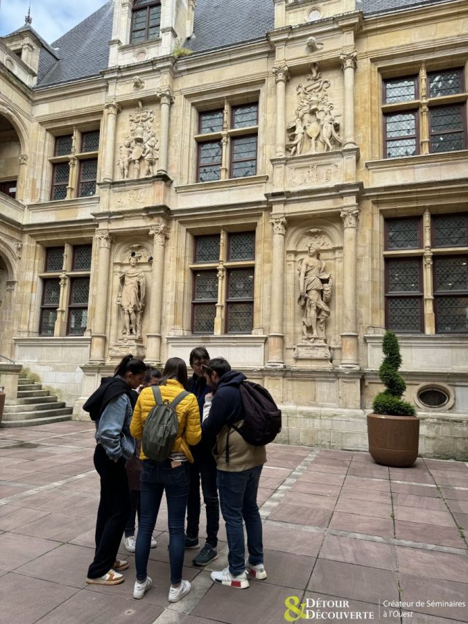 thumbnail-Detour-Decouverte-Createur-de-seminaires-a-l-OUEST-Rallye-Urbain-Caen